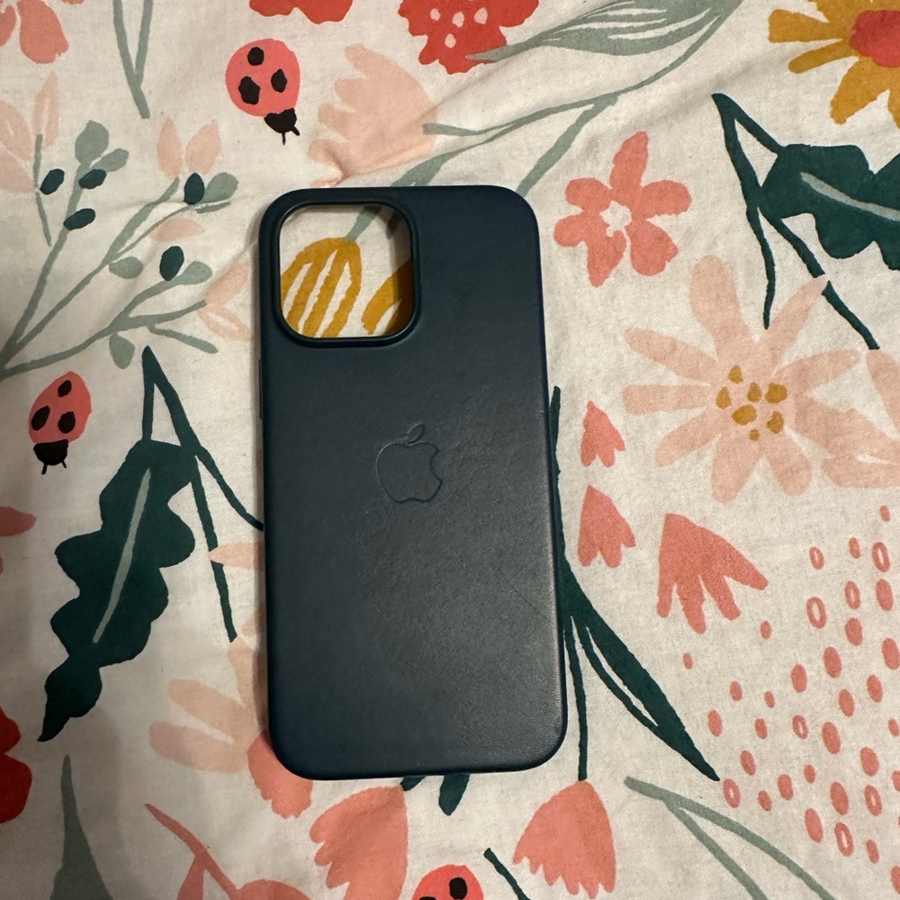 iPhone 14 Pro Max leather case